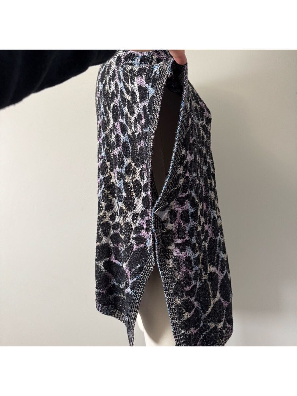 Parkhurst Leopard Print Knit Top Cape- Black, Purple, Gray Large - Picture 2 of 7